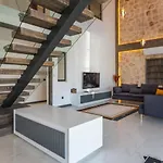 5 Bedroom Luxury With Private Pool Hot Tub Villa *