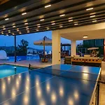 Villa 5 Bedroom Luxury With Private Pool Hot Tub *