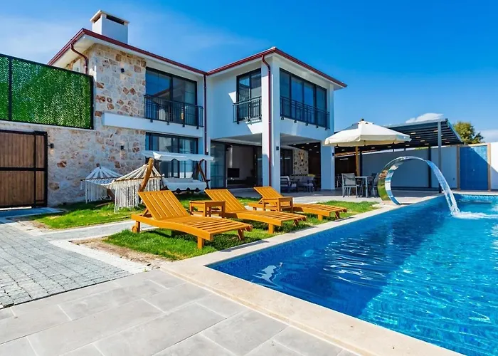 Willa 5 Bedroom Luxury With Private Pool Hot Tub *