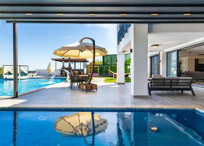 Willa 5 Bedroom Luxury With Private Pool Hot Tub