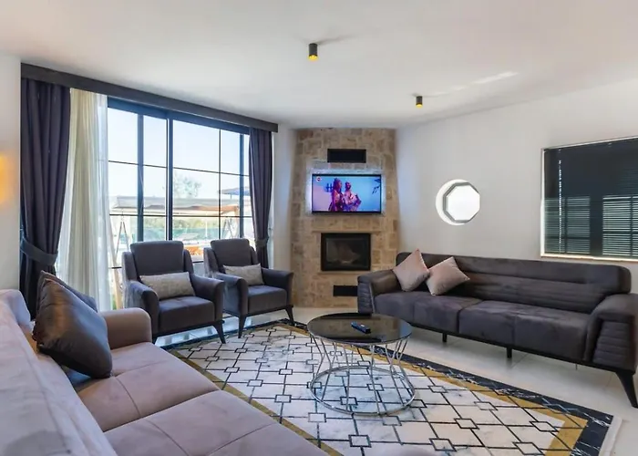 5 Bedroom Luxury With Private Pool Hot Tub