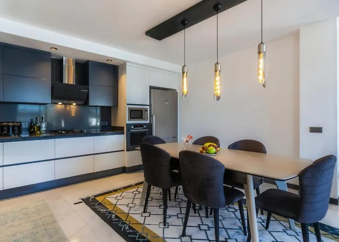 5 Bedroom Luxury With Private Pool Hot Tub Willa