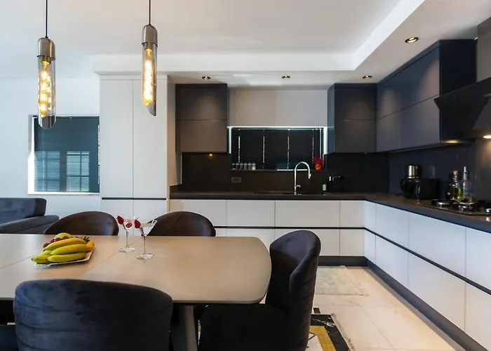 5 Bedroom Luxury With Private Pool Hot Tub