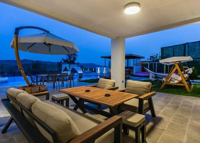 5 Bedroom Luxury With Private Pool Hot Tub