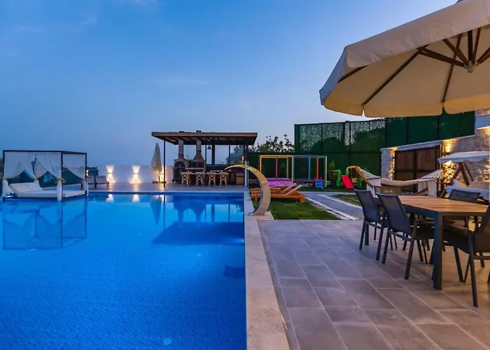 5 Bedroom Luxury With Private Pool Hot Tub Kaş