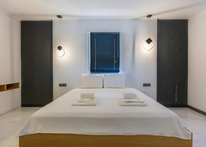 5 Bedroom Luxury With Private Pool Hot Tub Willa *