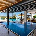 5 Bedroom Luxury With Private Pool Hot Tub Villa *