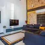 Villa 5 Bedroom Luxury With Private Pool Hot Tub