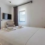 5 Bedroom Luxury With Private Pool Hot Tub