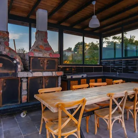 Villa 5 Bedroom Luxury With Private Pool Hot Tub