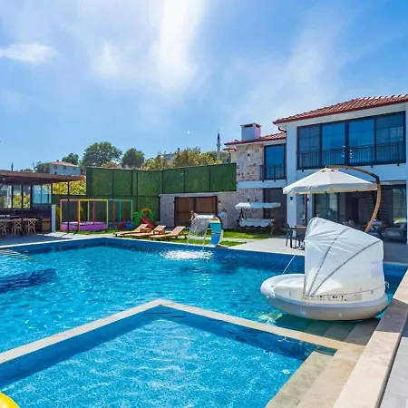 5 Bedroom Luxury With Private Pool Hot Tub Villa *