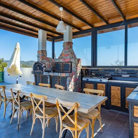 5 Bedroom Luxury With Private Pool Hot Tub Villa