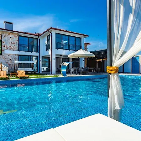 Villa 5 Bedroom Luxury With Private Pool Hot Tub