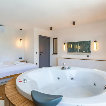 5 Bedroom Luxury With Private Pool Hot Tub Kas