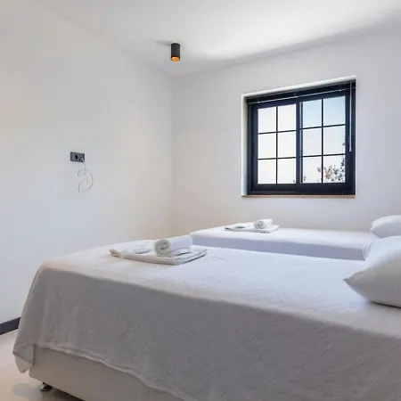 5 Bedroom Luxury With Private Pool Hot Tub Villa