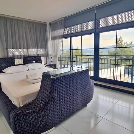 5 Bedroom Luxury With Private Pool Hot Tub Villa *