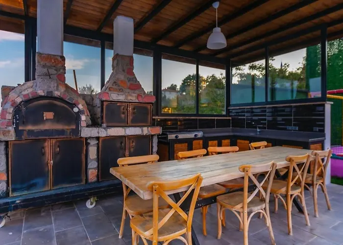 Villa 5 Bedroom Luxury With Private Pool Hot Tub