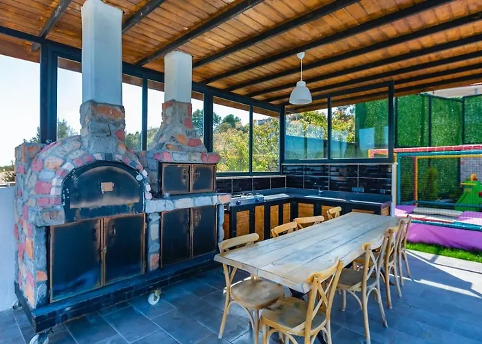 Villa 5 Bedroom Luxury With Private Pool Hot Tub